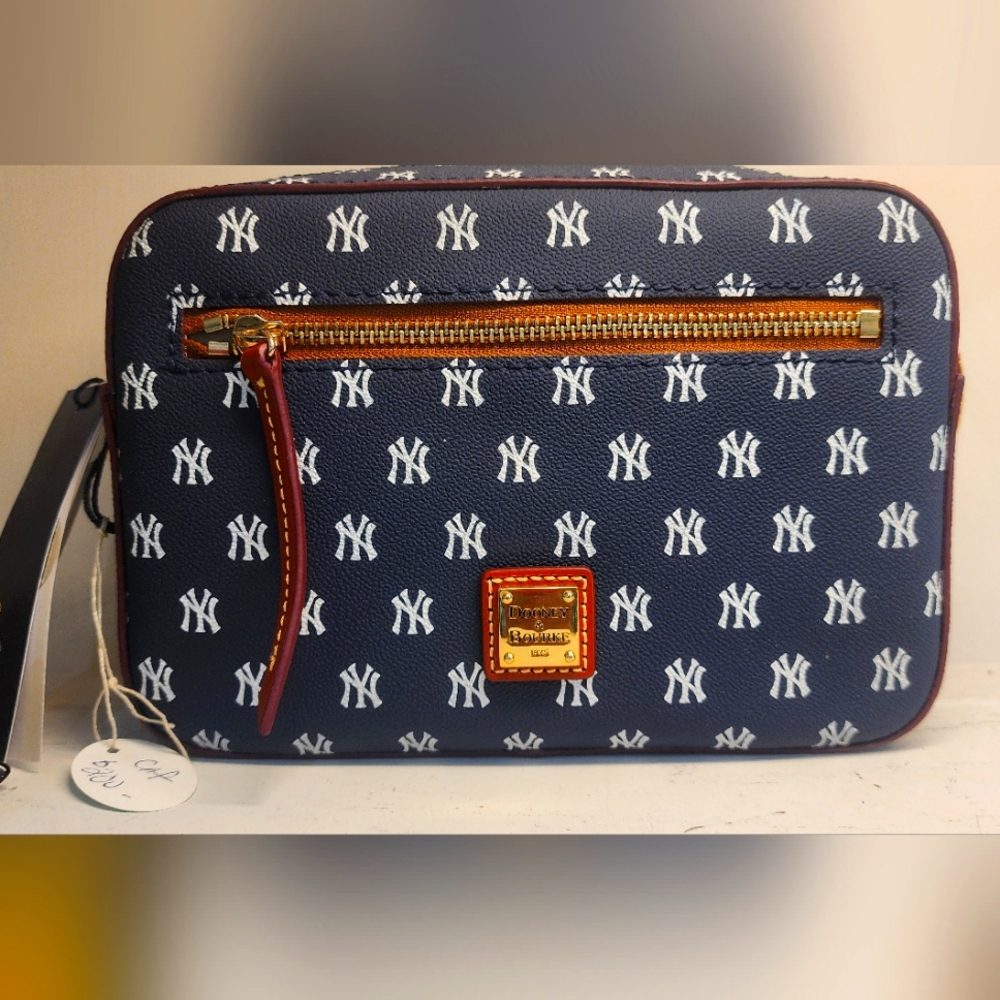 DOONEY AND BOURKE YANKEES PURSE